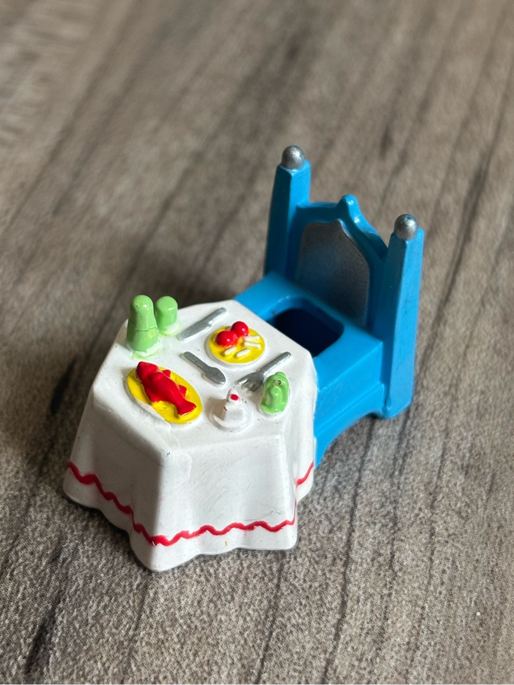 1991 vintage Polly Pocket / Angel Pocket dinner time ring variation table